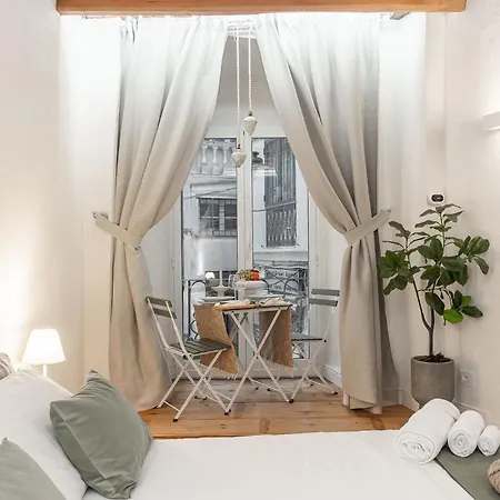 Luxury In Centro - 3min Acquario Διαμέρισμα