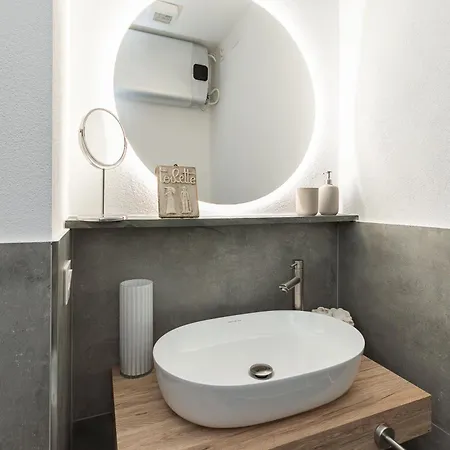 Luxury In Centro - 3min Acquario Γένοβα