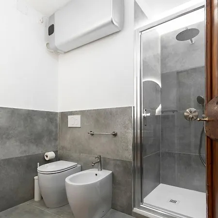 Appartement Luxury In Centro - 3min Acquario