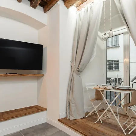 Luxury In Centro - 3min Acquario Appartement