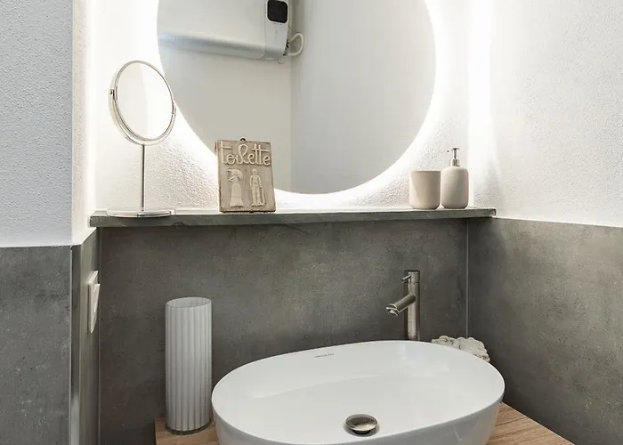 Luxury In Centro - 3min Acquario Janov